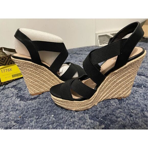Brand New Charles David Alyce Wedge Women’s 8.5 Black Elastic Smooth - Picture 1 of 9
